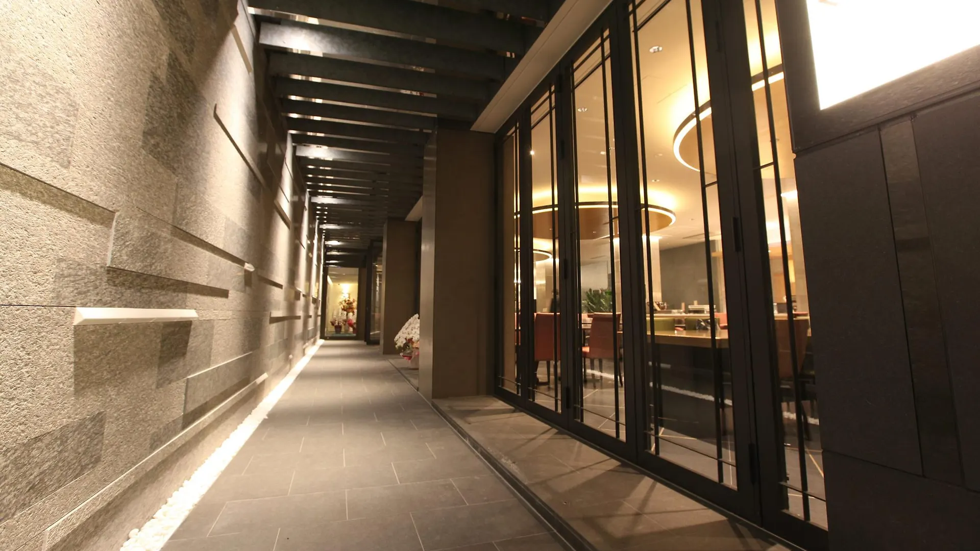 Urban Hotel Kyoto Nijo Premium 3*,  Japão